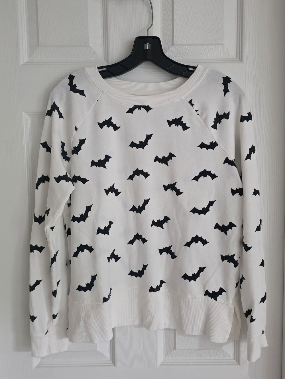White & Black Bat Print Lightweight Sweatshirt Sz M Spooky Babe Halloween Goth